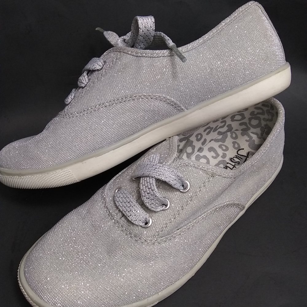 Justice Shoes Sneakers Girls Size 3 Silver Sparkled Approx. 8.5" L x 3" W EUC
